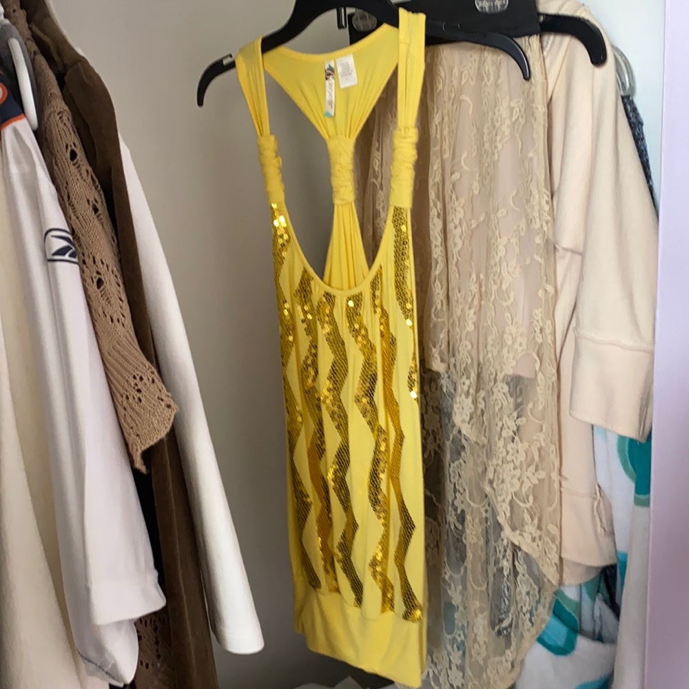 Yellow sequenced bright zigzag tank top